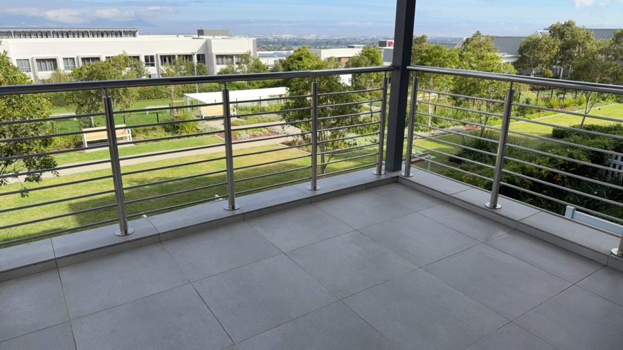 2 Bedroom Property for Sale in Plattekloof Western Cape